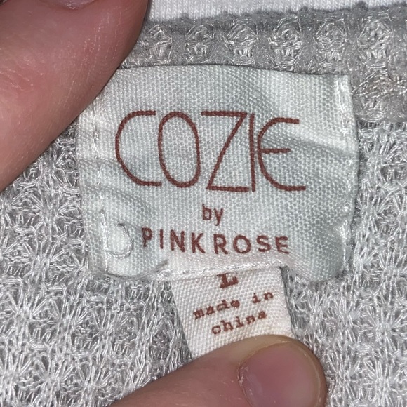 Leaf Print Long Sleeve shirt - Picture 3 of 3